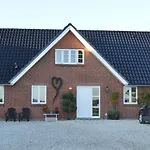 Couette-café Give Bed & Breakfast