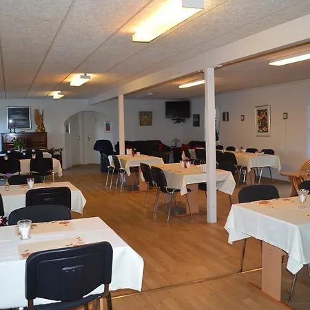 Couette-café Give Bed & Breakfast *