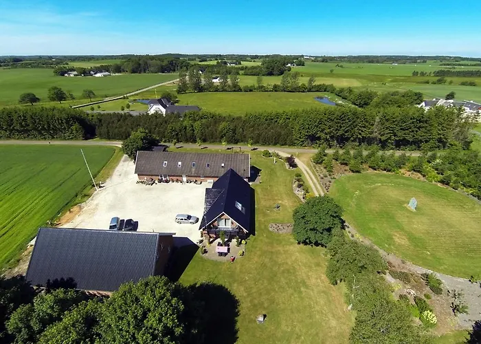 Couette-café Give Bed & Breakfast *